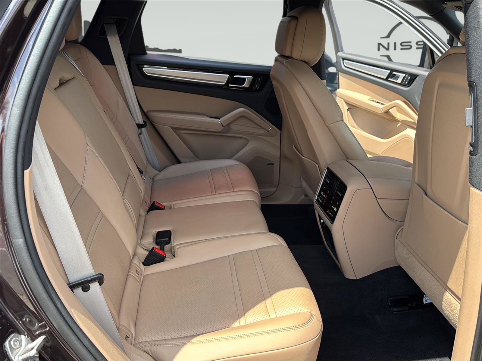 Used 2022 Porsche Cayenne Platinum Edition AWD/4WD image 30