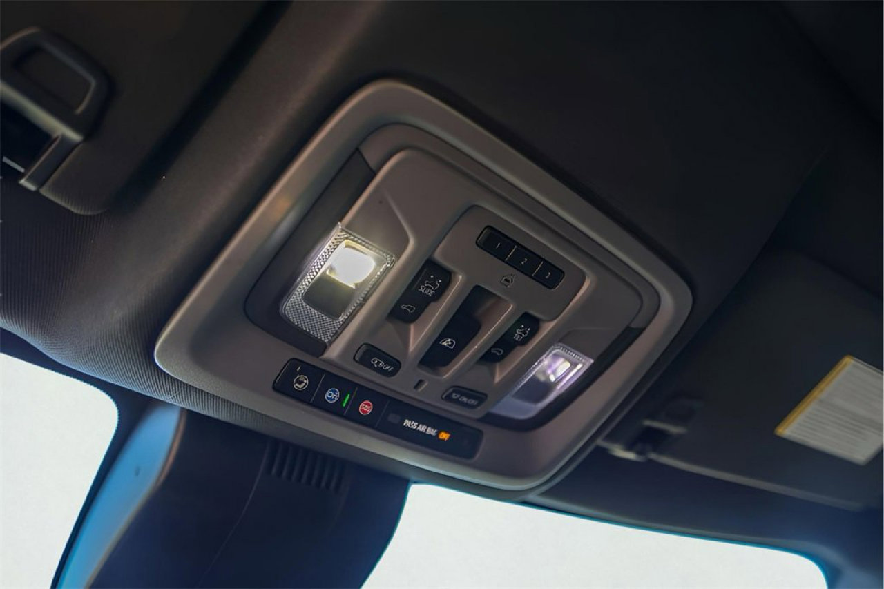 Used 2023 GMC Sierra 1500 AT4 w/ Technology Package image 24