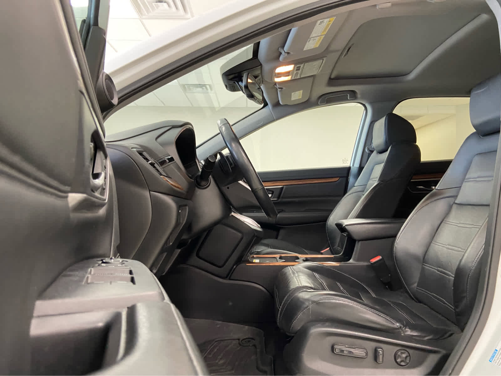 Used 2020 Honda CR-V Touring image 13