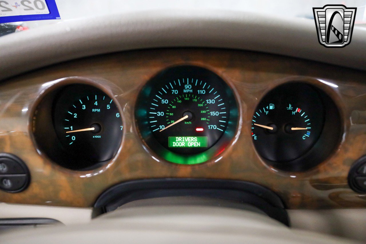 Used 2001 Jaguar XJ8 image 20