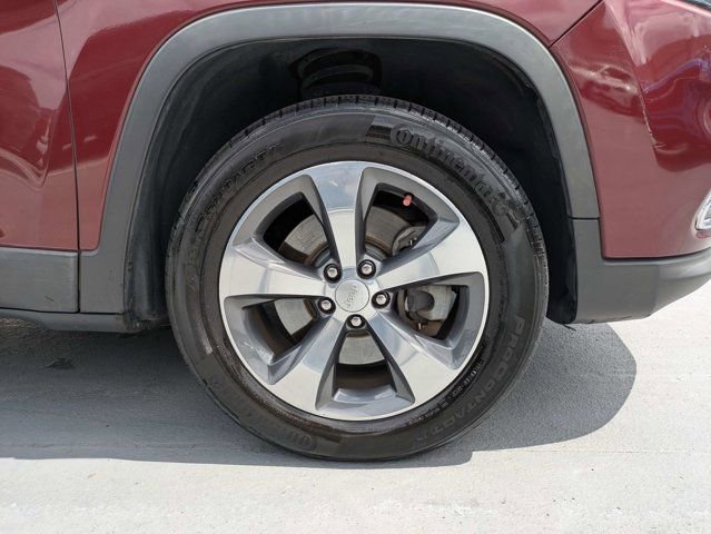 Used 2019 Jeep Cherokee Limited AWD/4WD image 10