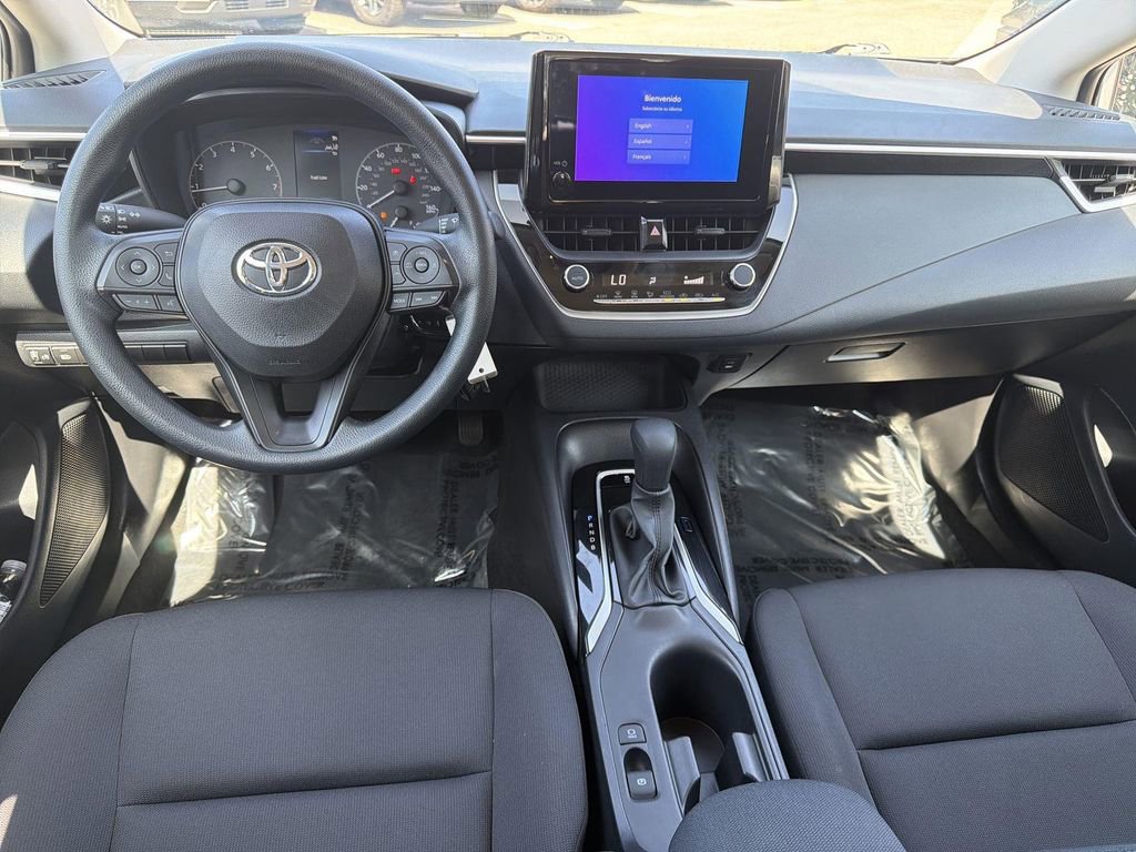 Used 2025 Toyota Corolla LE image 6