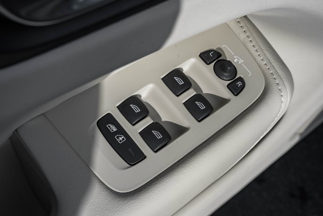 New 2026 Volvo XC60 B5 Ultra w/ Protection Package Premier image 39