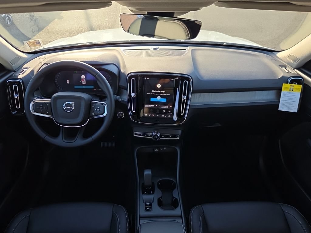 New 2026 Volvo XC40 B5 Core w/ Climate Package AWD/4WD image 5