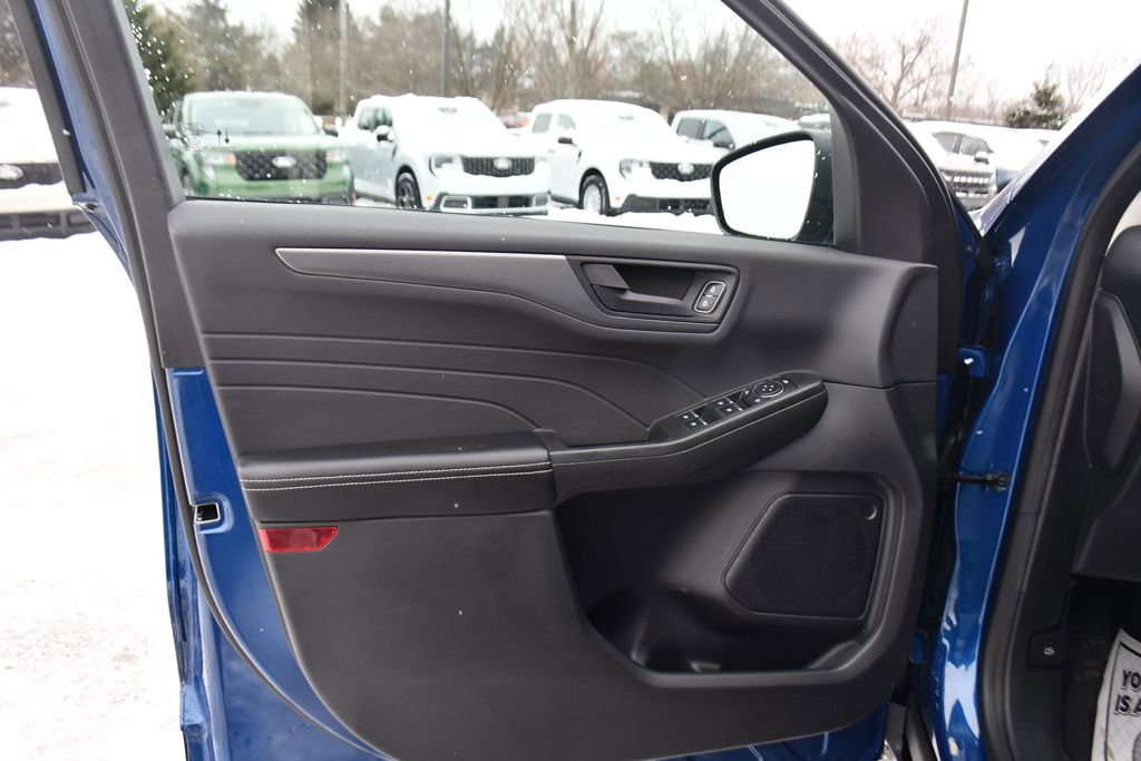 Used 2023 Ford Escape Active image 22