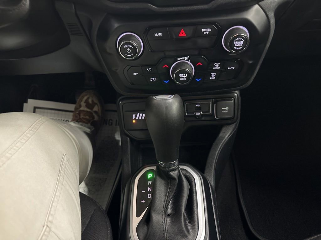 Used 2020 Jeep Renegade Latitude image 39