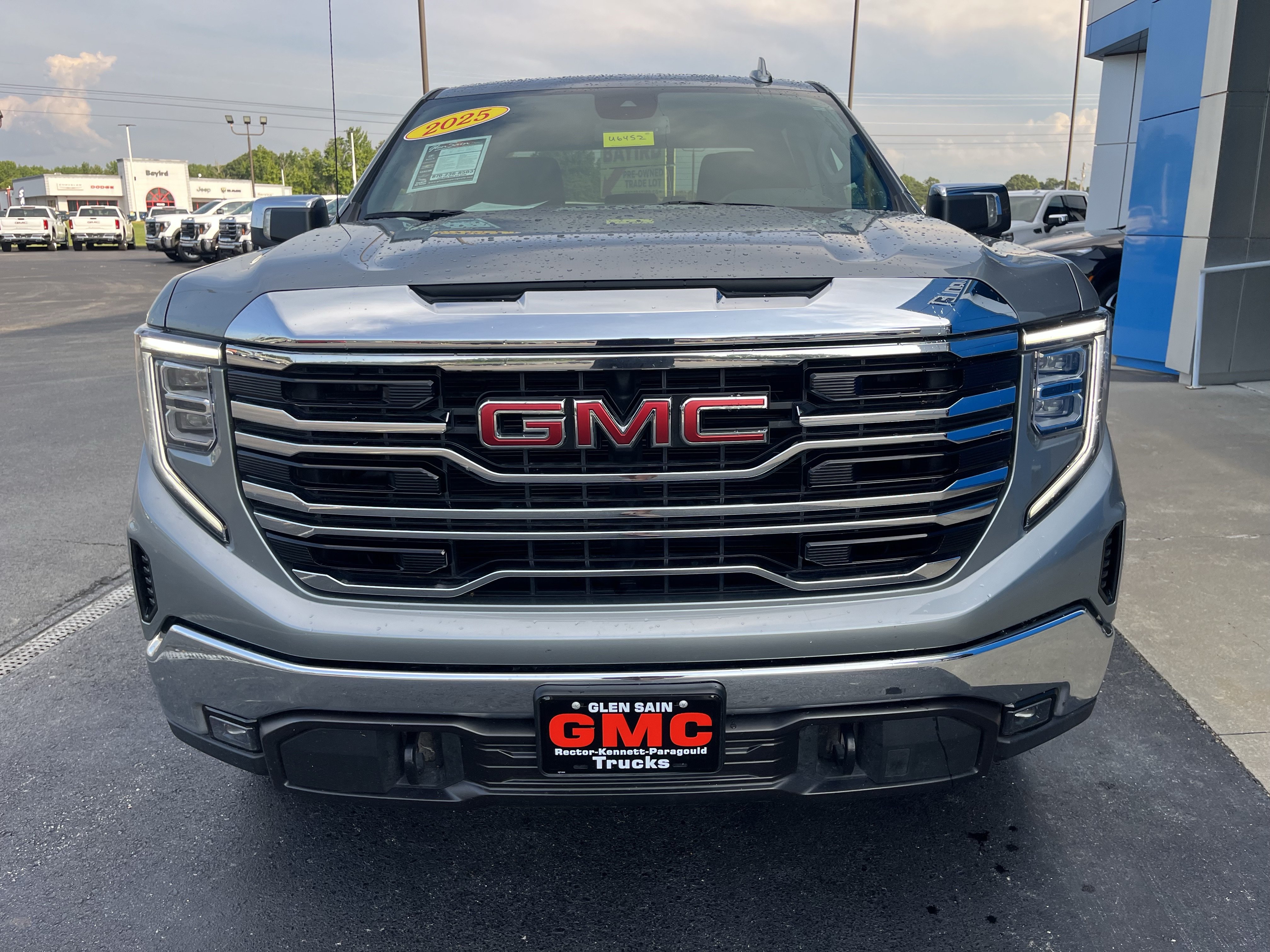 Used 2025 GMC Sierra 1500 SLT AWD/4WD image 9