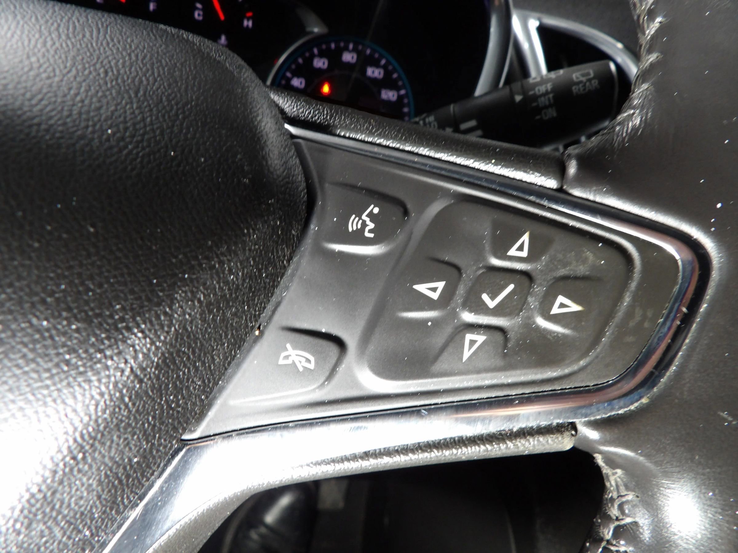Used 2021 Chevrolet Equinox LT AWD/4WD image 16
