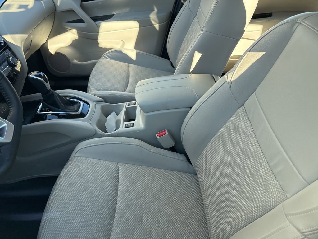 Used 2022 Nissan Rogue Sport SV w/ Technology Package image 9