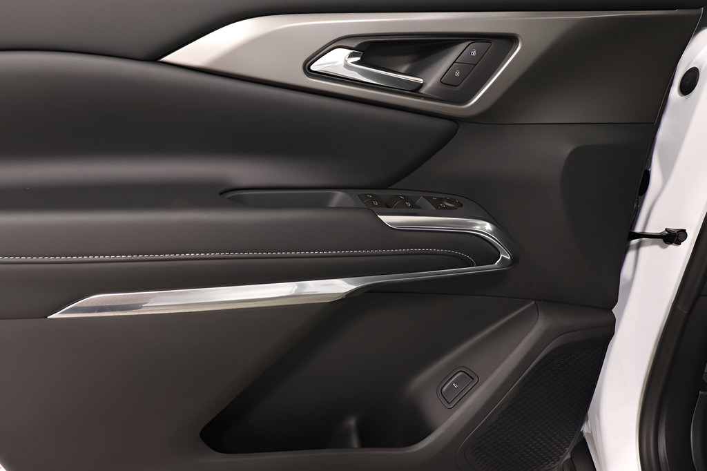 New 2027 Chevrolet Traverse LT w/ Sun and Wheel Package FWD image 23