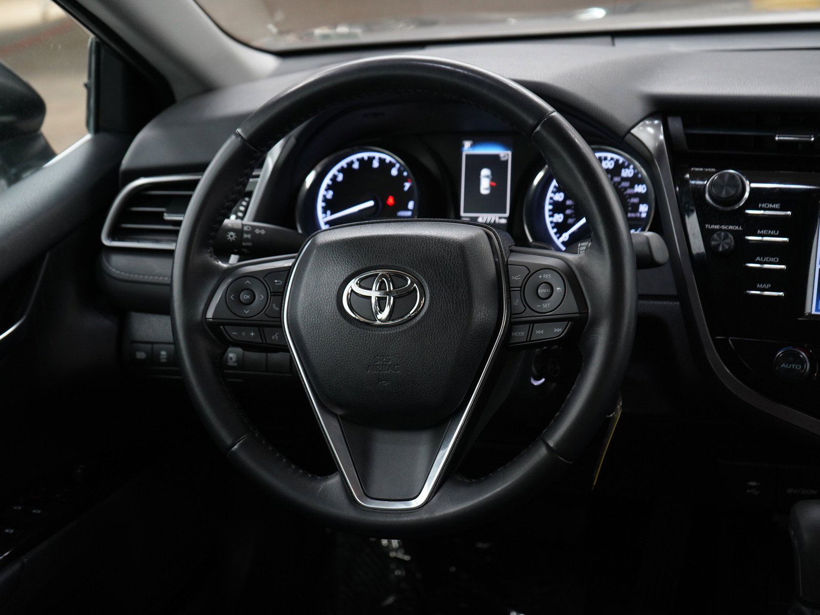 Used 2019 Toyota Camry SE FWD image 12