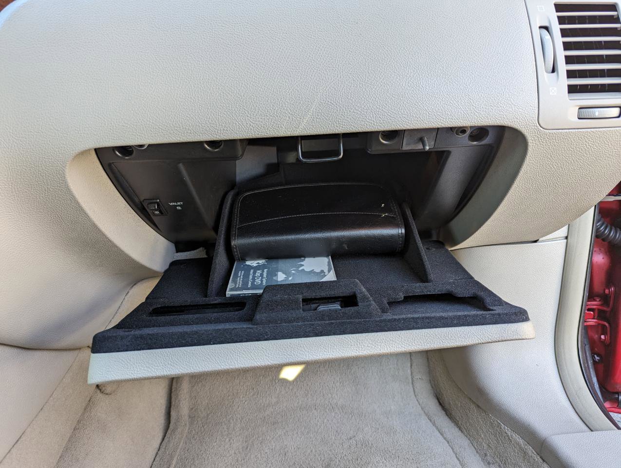 Used 2011 Cadillac DTS Premium w/ Driver Awareness Package FWD image 34