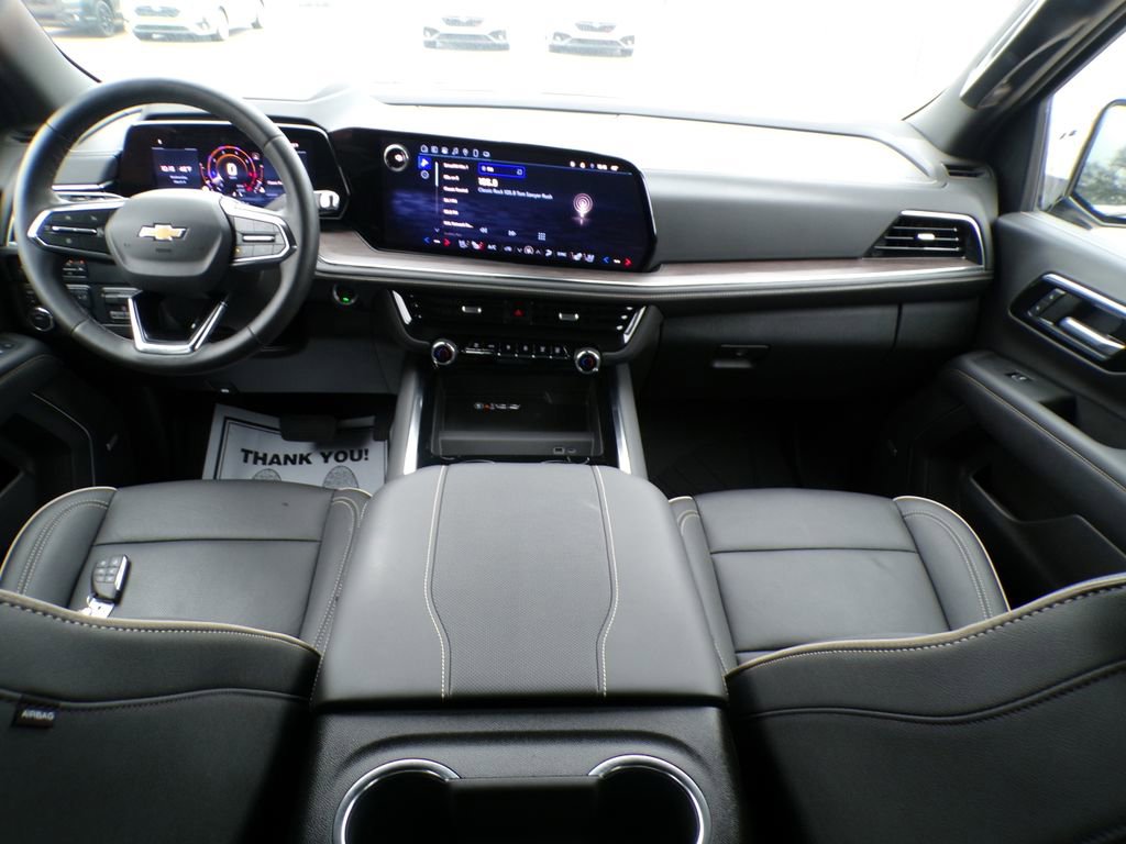 Used 2025 Chevrolet Tahoe Premier AWD/4WD image 9