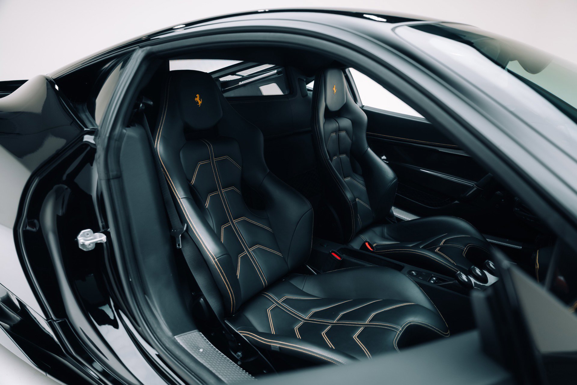 Used 2015 Ferrari 458 Speciale Coupe RWD image 38