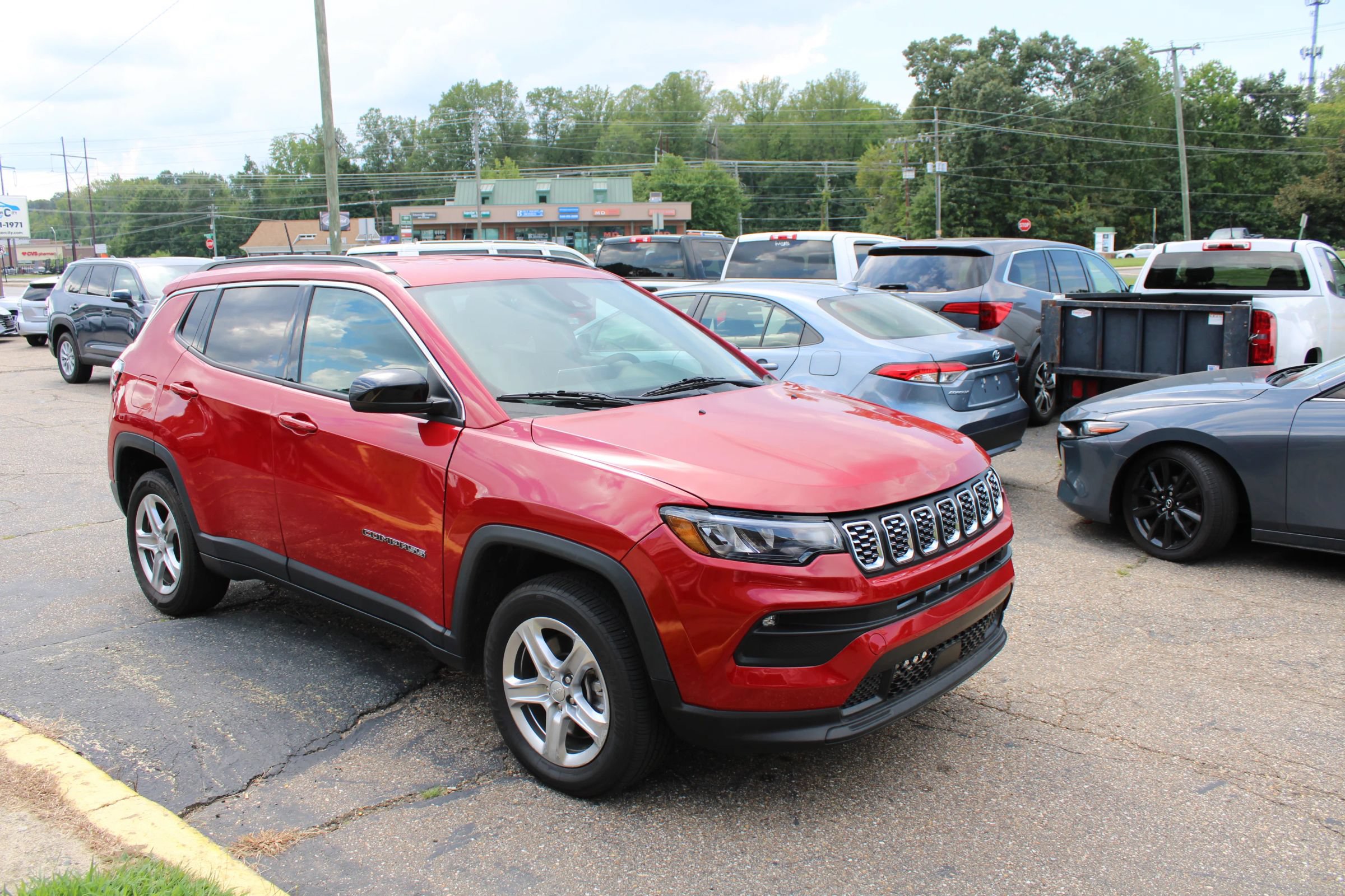 Used 2024 Jeep Compass Latitude AWD/4WD image 7