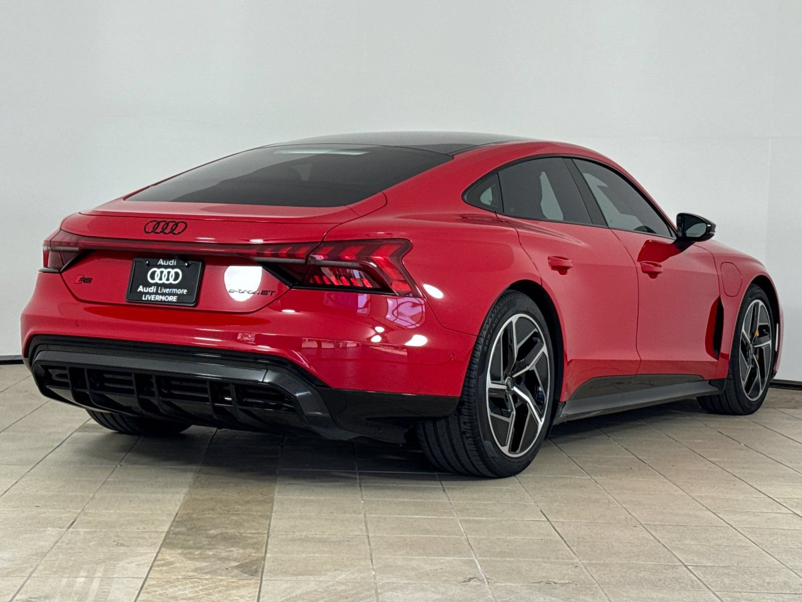 Used 2023 Audi RS e-tron GT w/ Carbon Performance Package AWD/4WD image 6