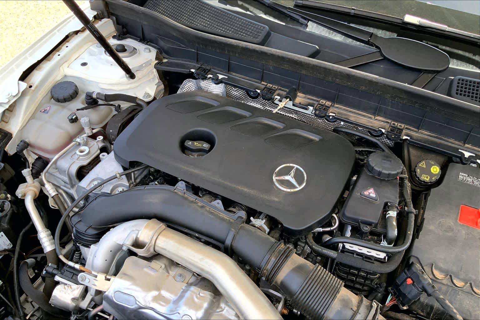 Used 2025 Mercedes-Benz GLB 250 4MATIC image 35