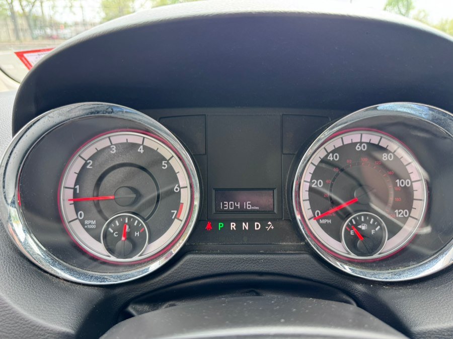 Used 2015 Dodge Grand Caravan American Value Package w/ UConnect Hands-Free Group FWD image 18