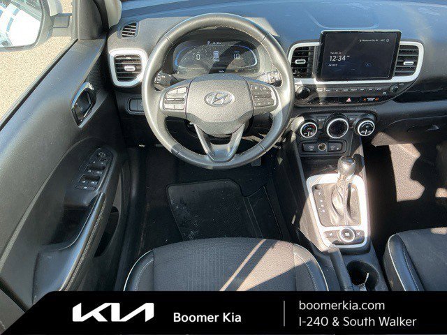 Used 2024 Hyundai Venue Limited image 14
