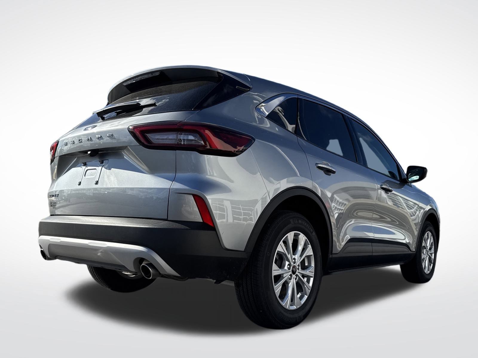 Used 2024 Ford Escape Active w/ Cold Weather Package image 8