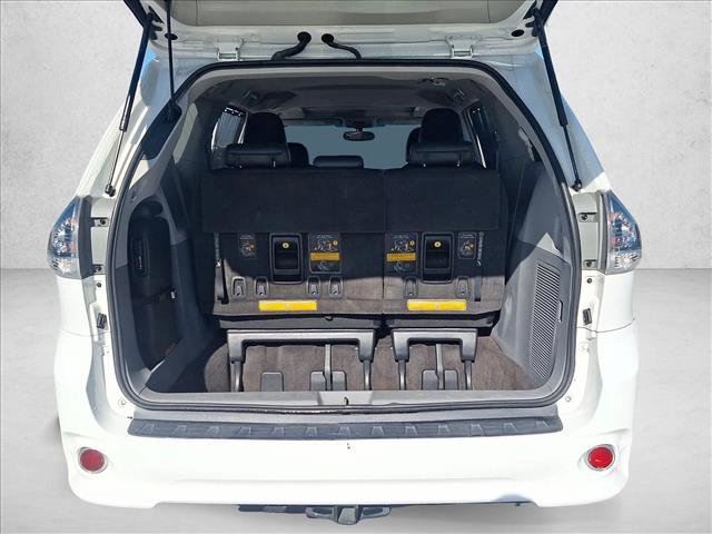Used 2012 Toyota Sienna SE image 11
