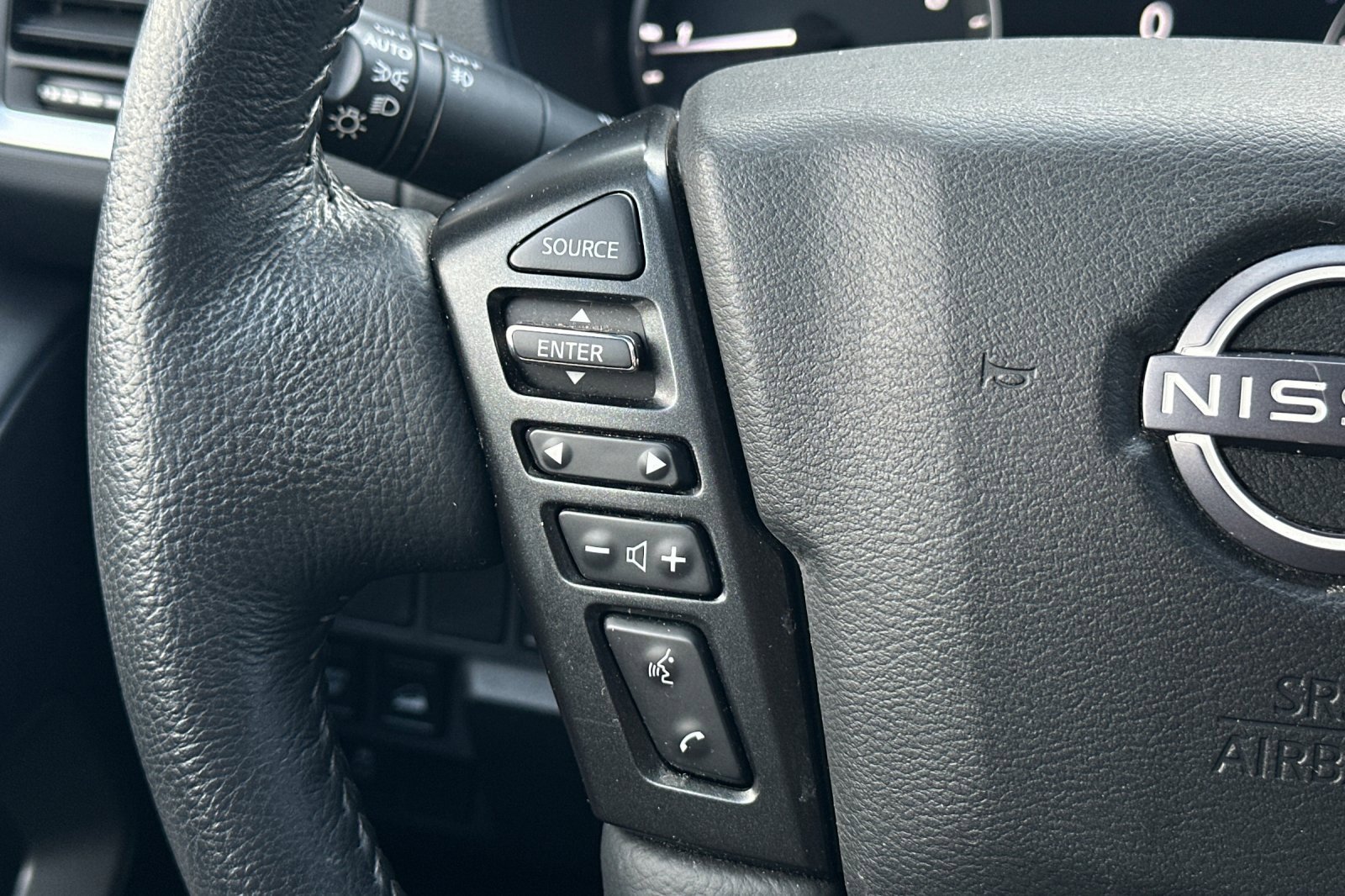 Used 2022 Nissan Frontier SV image 29