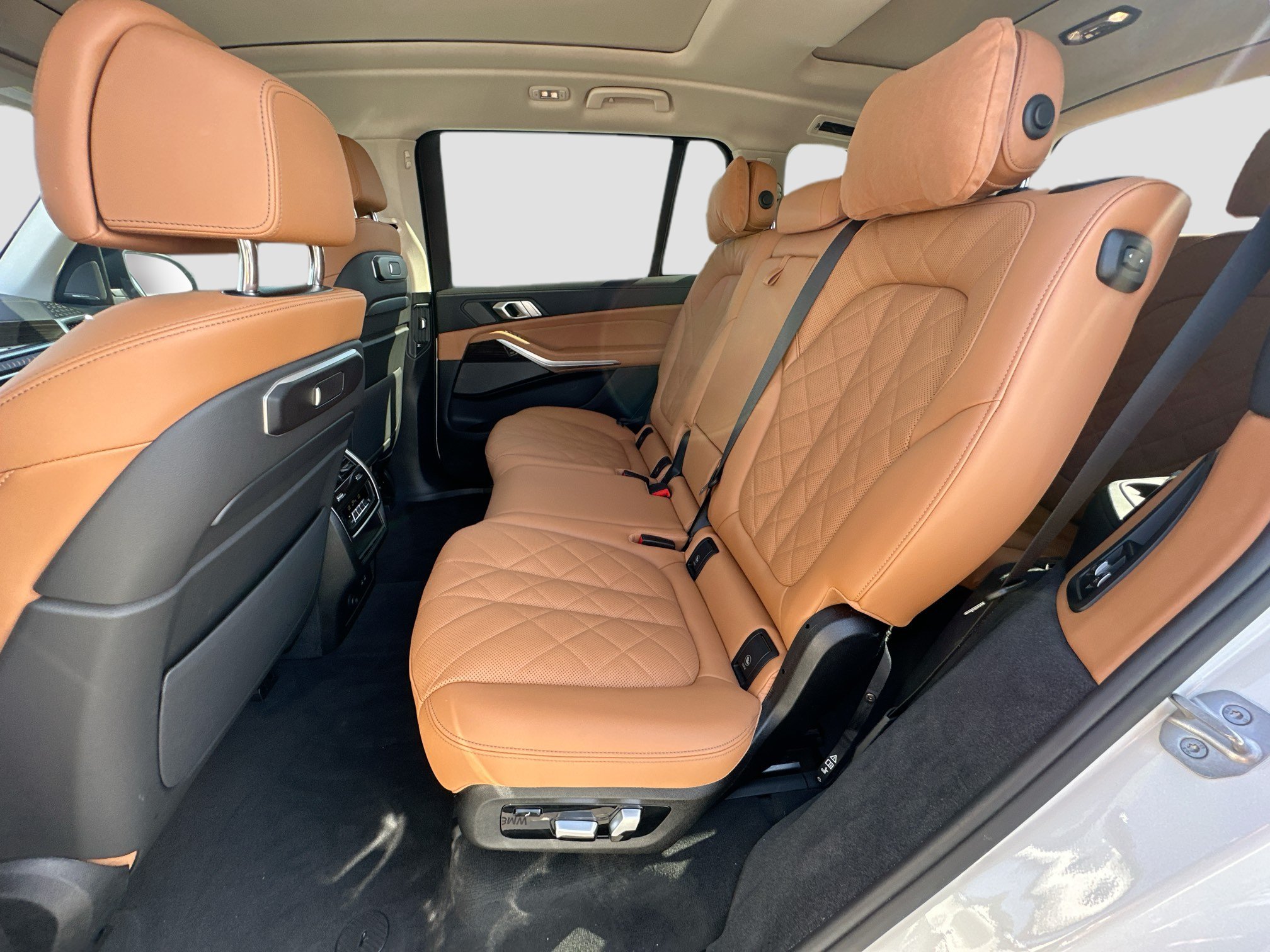 Used 2026 BMW X7 xDrive40i AWD/4WD image 25