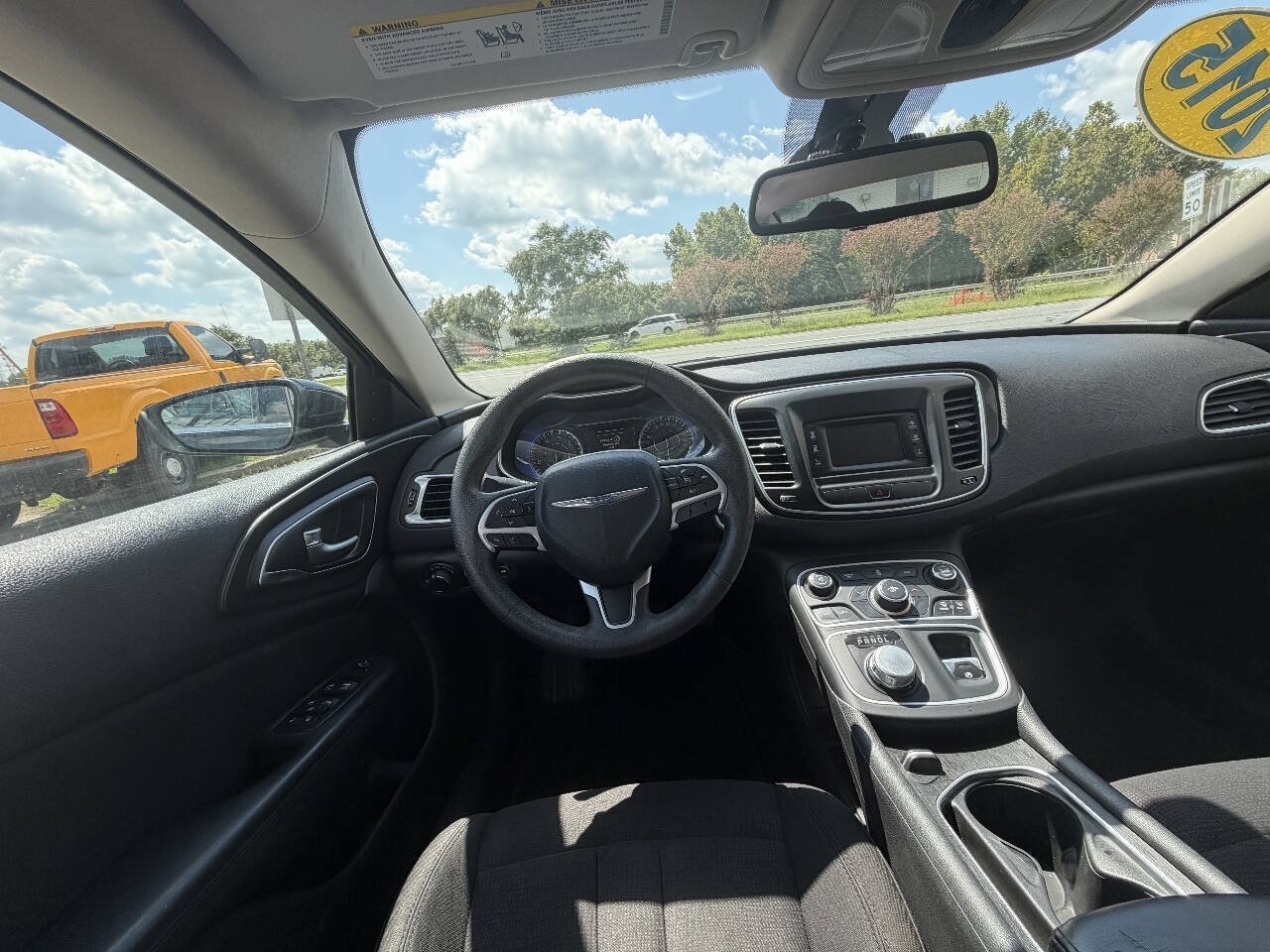 Used 2015 Chrysler 200 Limited FWD image 24