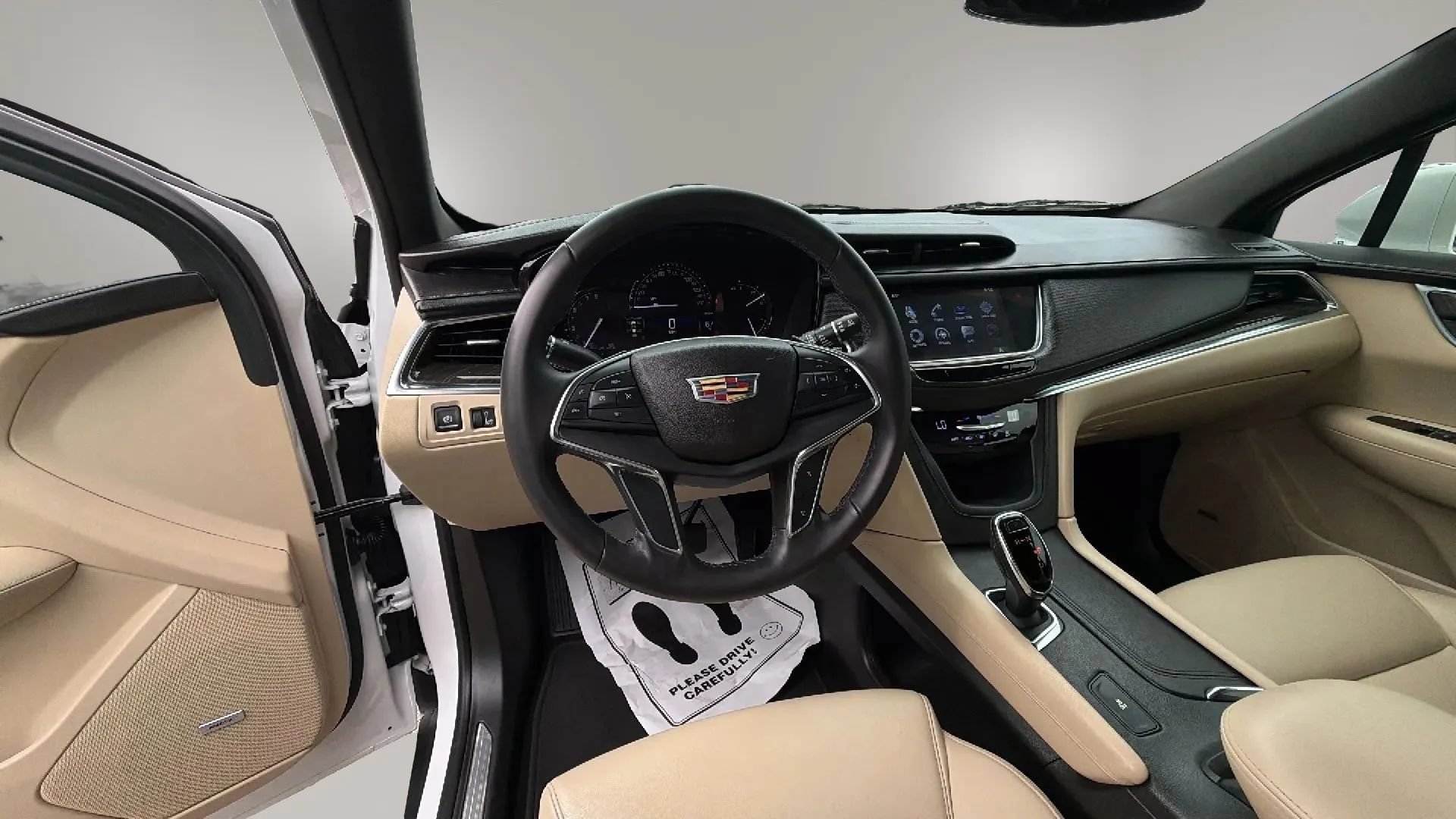Used 2017 Cadillac XT5 FWD w/ LPO, Wheel Lock Package image 14
