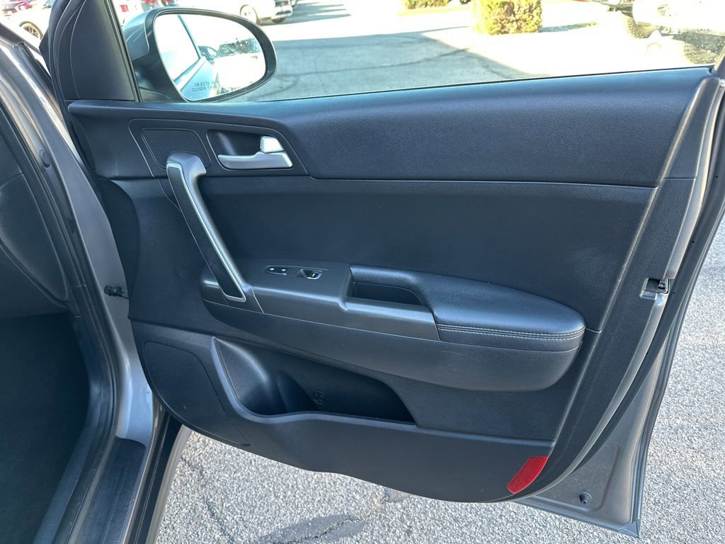 Used 2018 Kia Sportage LX w/ LX Popular Package image 22
