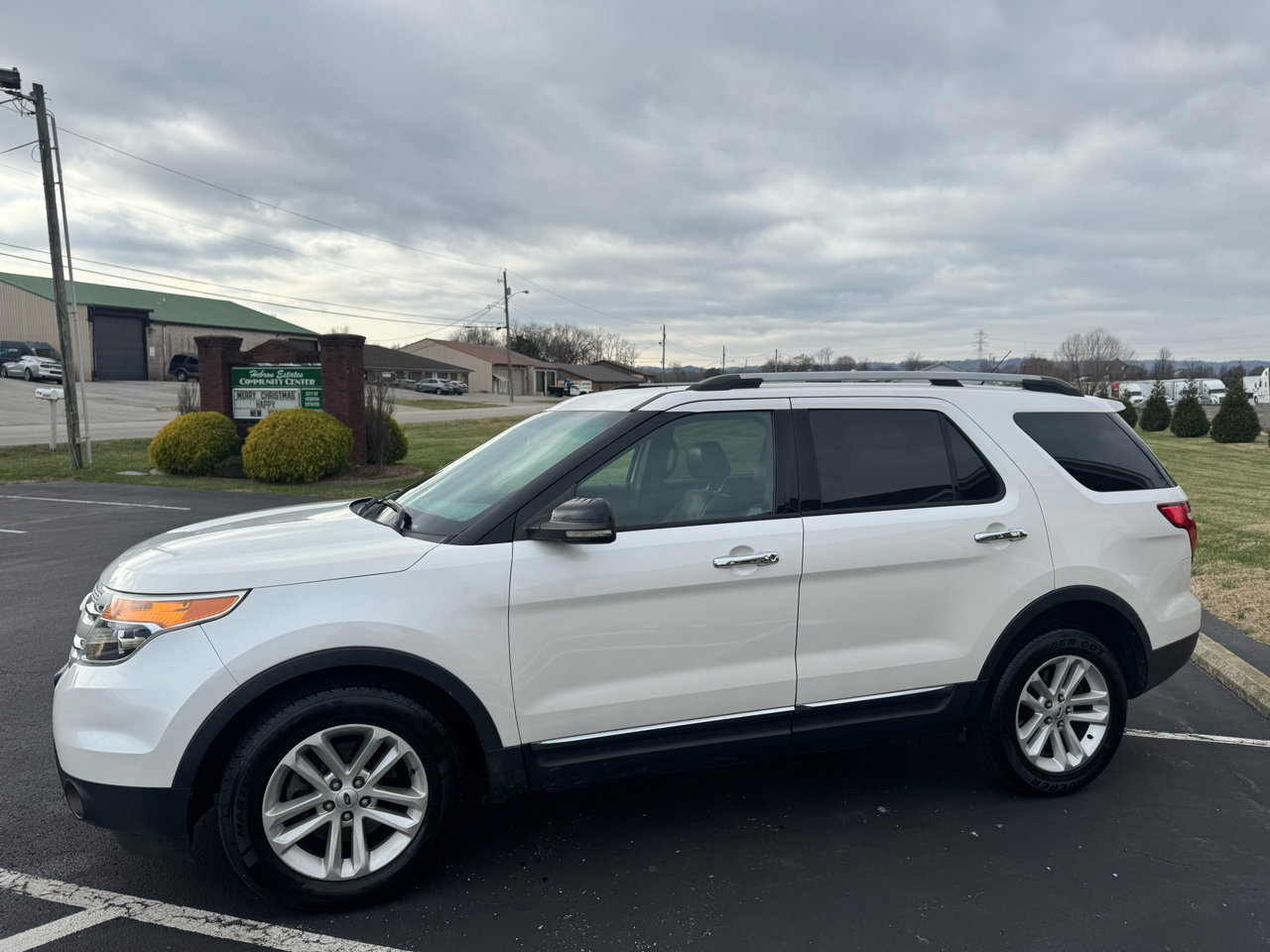 Used 2013 Ford Explorer XLT image 4