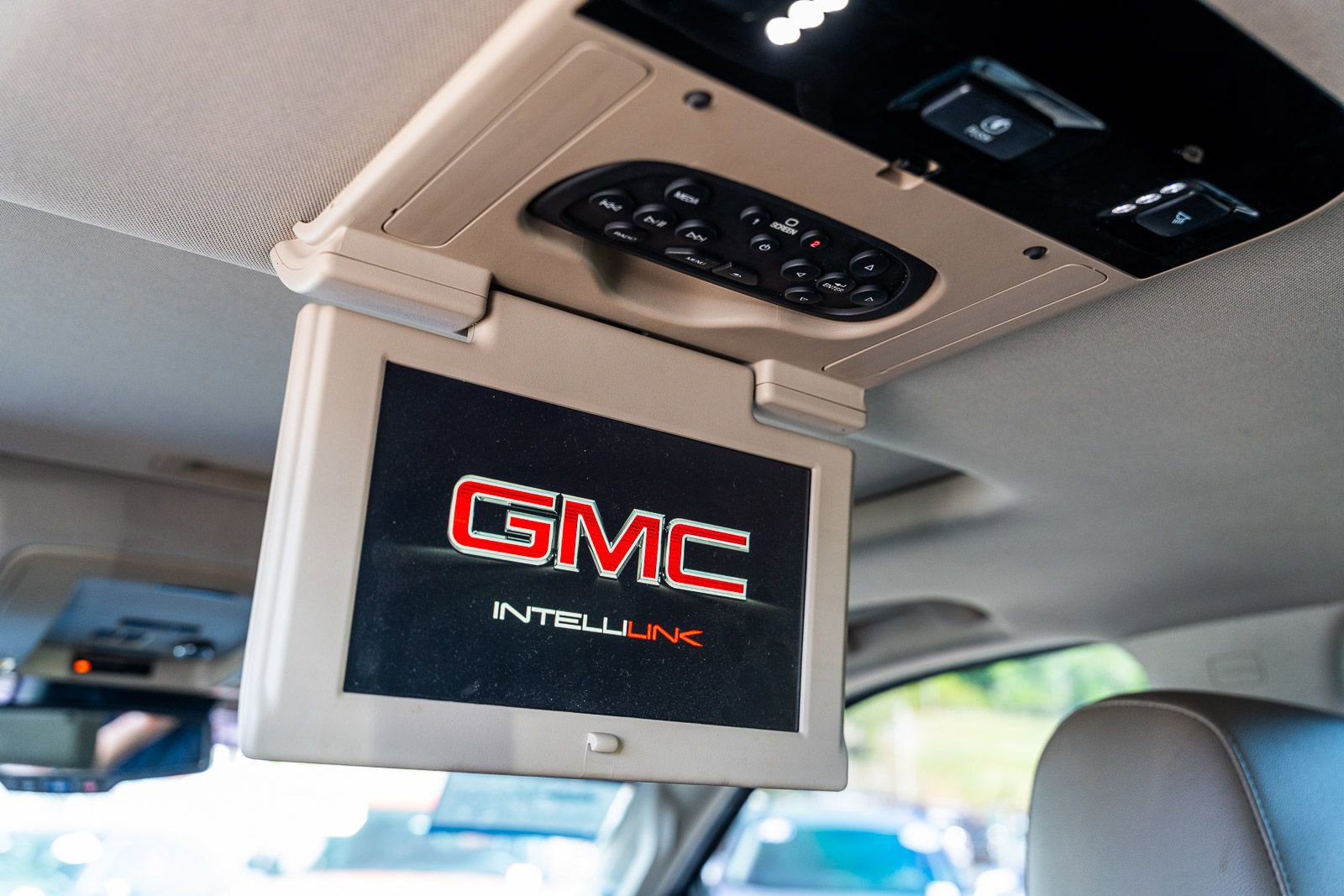 Used 2017 GMC Yukon SLT w/ Open Road Package RWD image 29