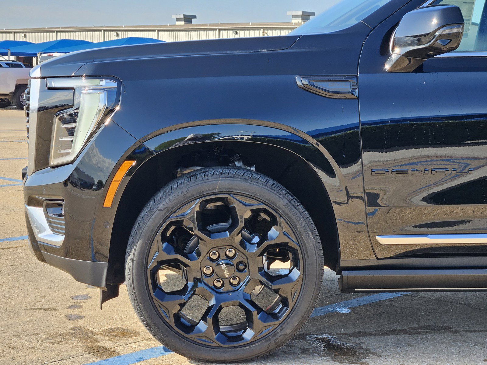 New 2026 GMC Yukon Denali w/ Denali Reserve Package AWD/4WD image 6