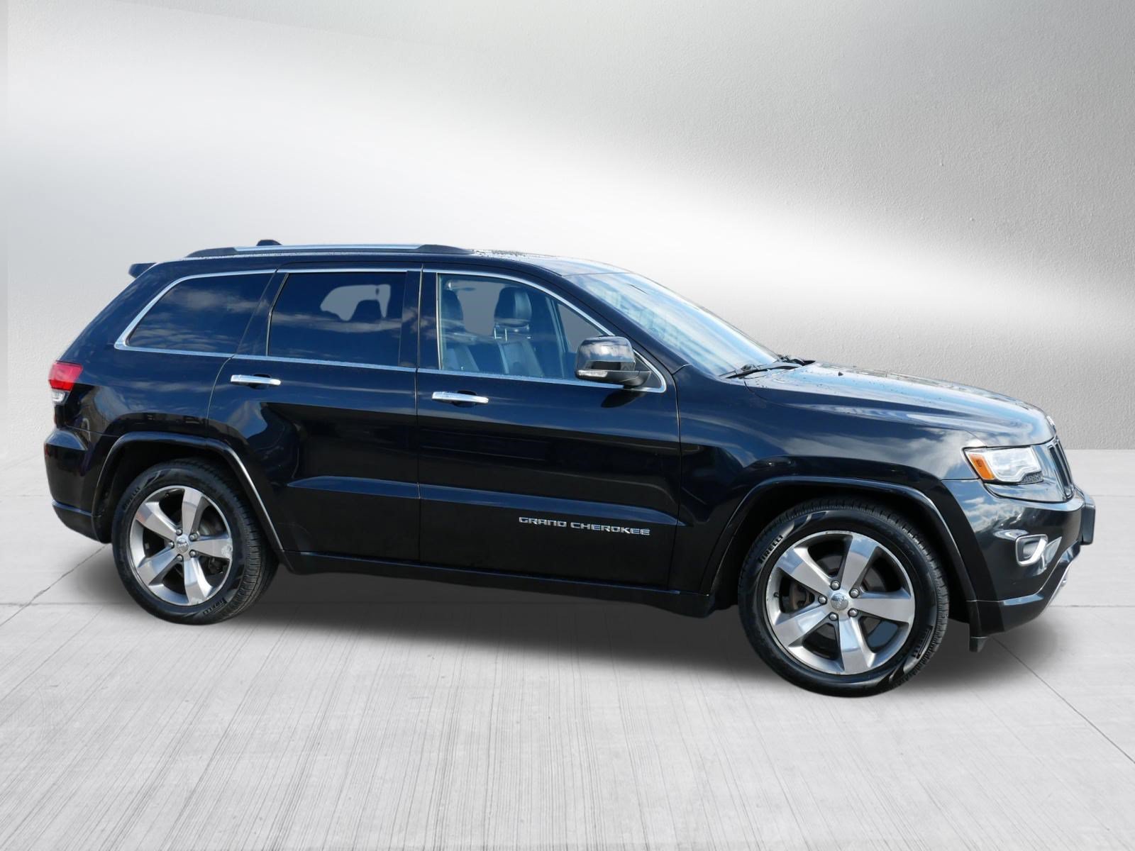 Used 2014 Jeep Grand Cherokee Overland w/ Advanced Technology Group AWD/4WD image 7
