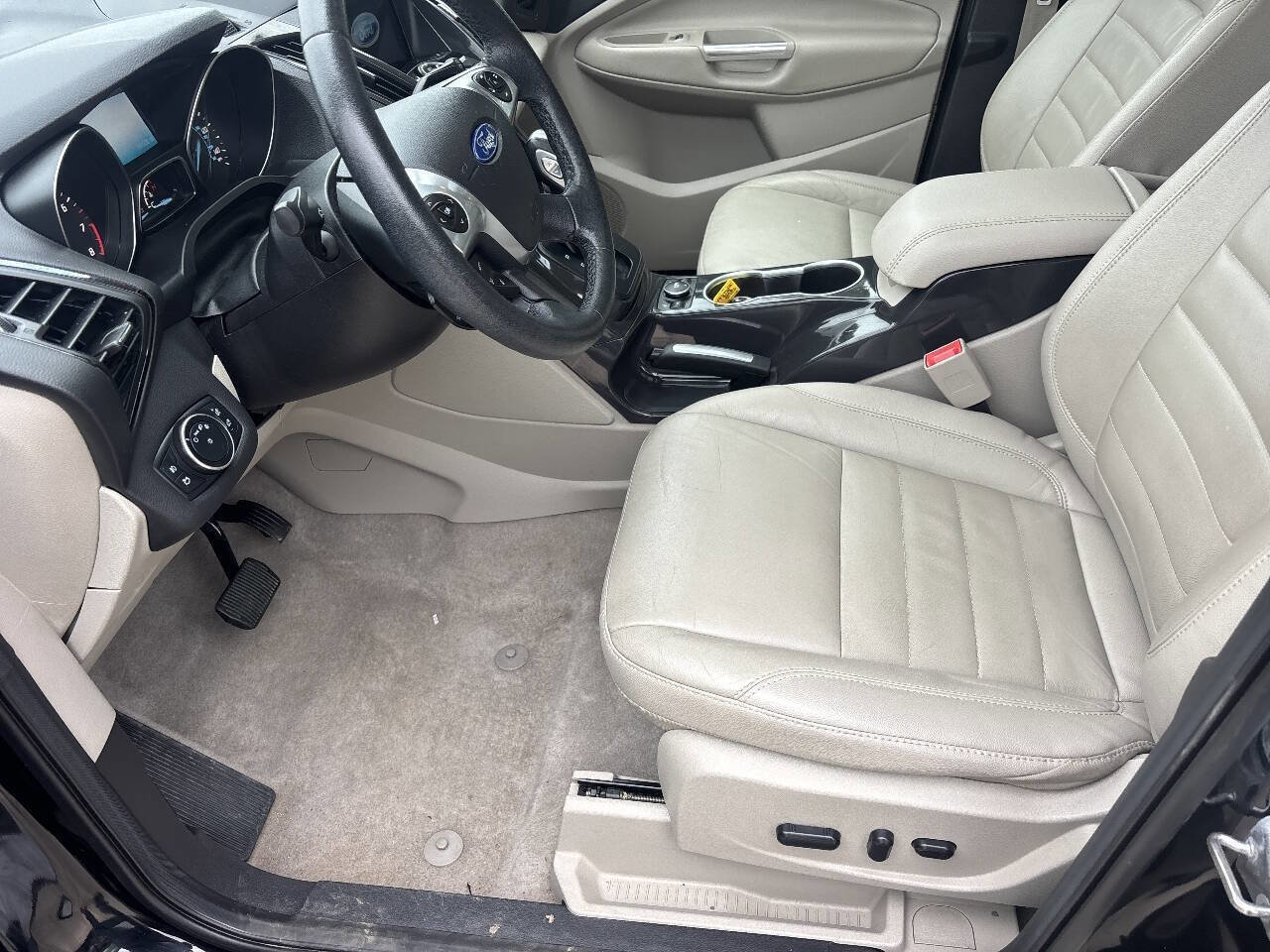 Used 2016 Ford Escape Titanium w/ Equipment Group 301A FWD image 11