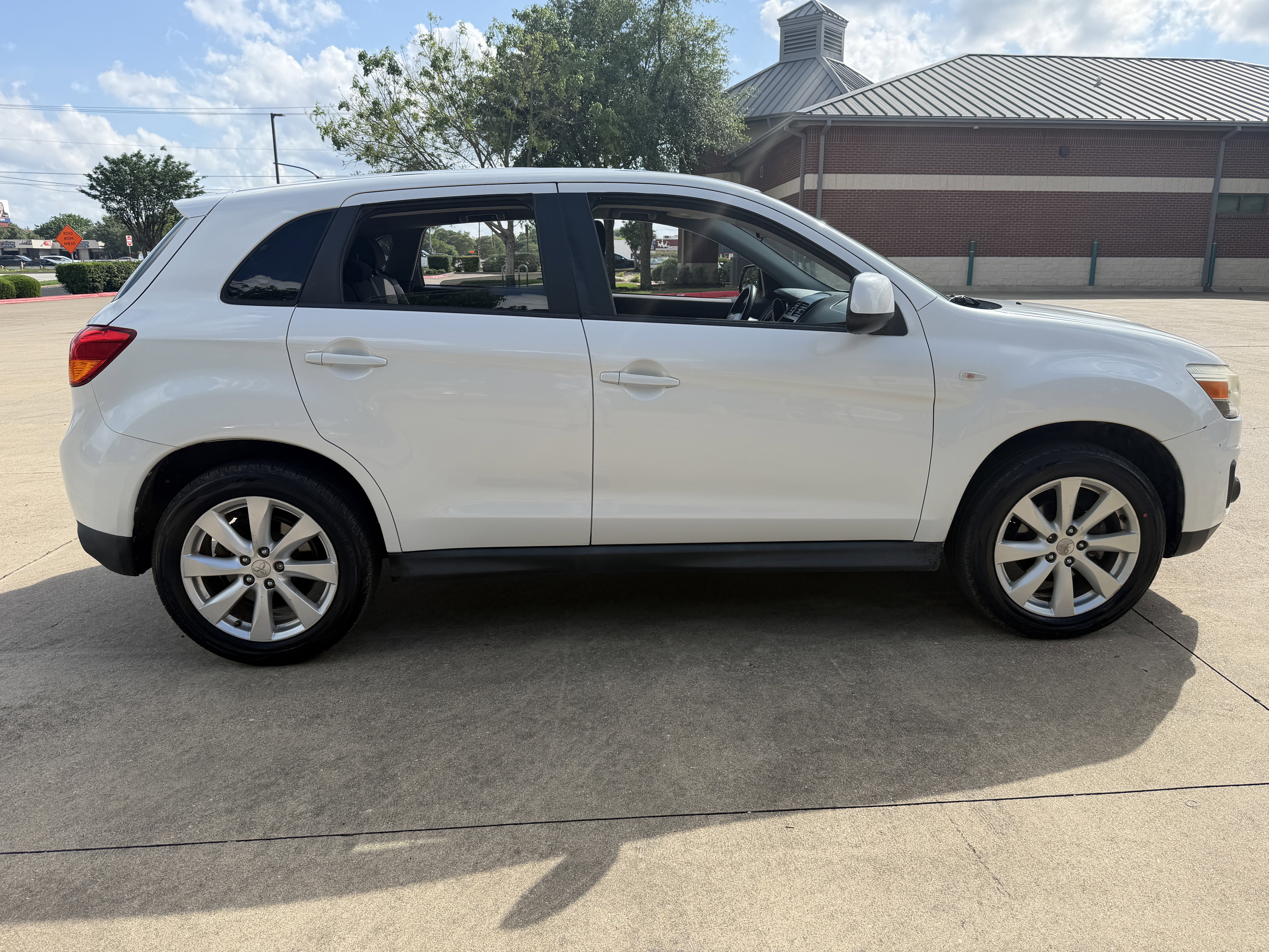 Used 2013 Mitsubishi Outlander Sport ES FWD image 8