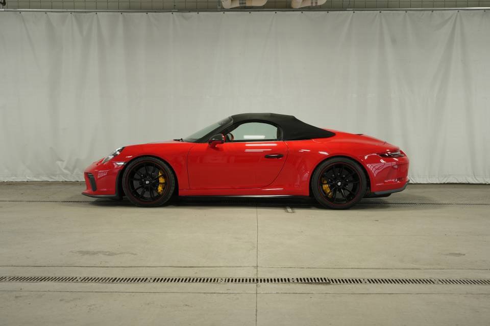 Used 2019 Porsche 911 Speedster image 2