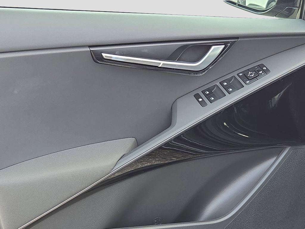 New 2025 Kia Niro EX Touring image 15