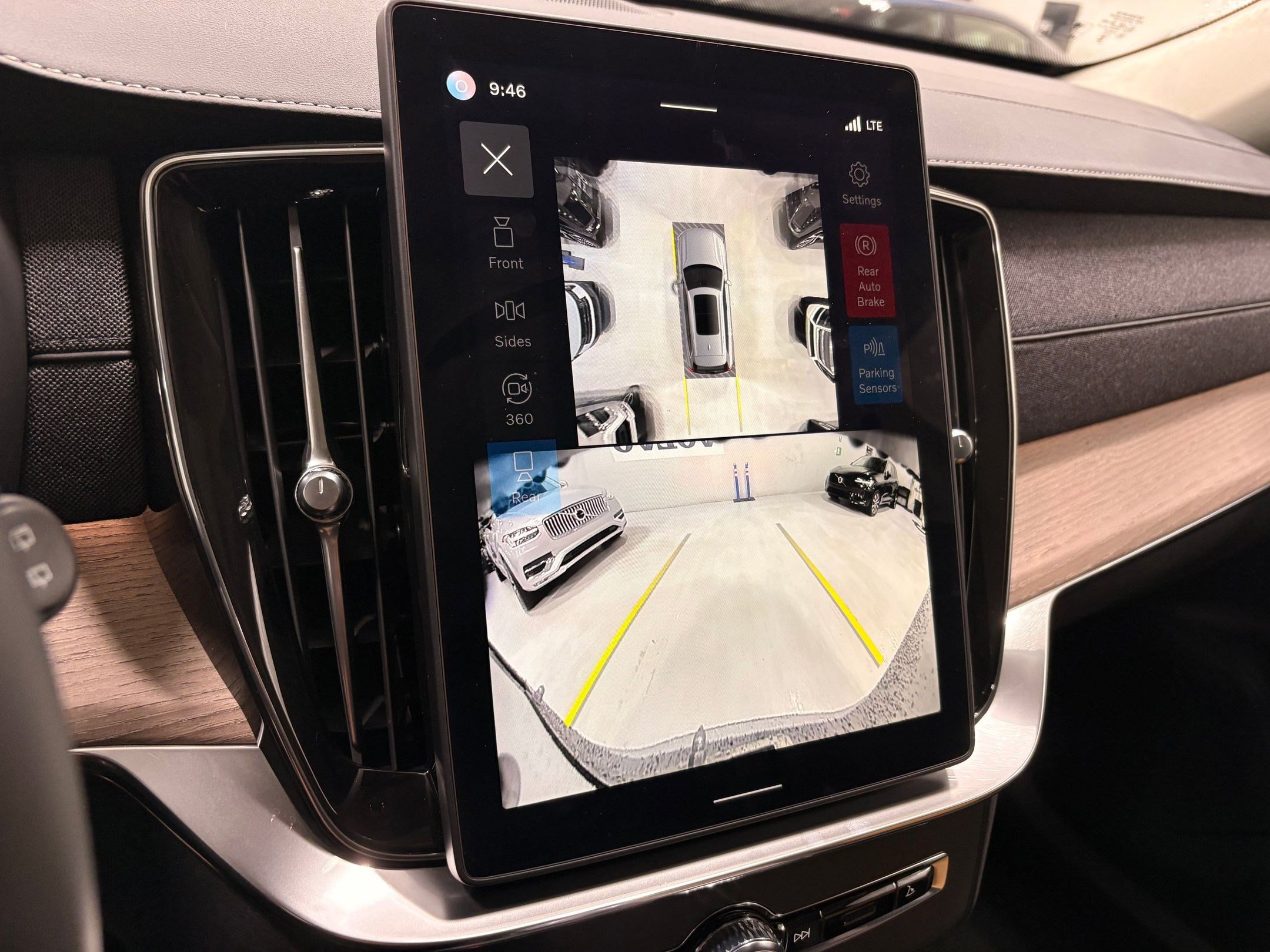 New 2026 Volvo XC90 T8 Plus image 30