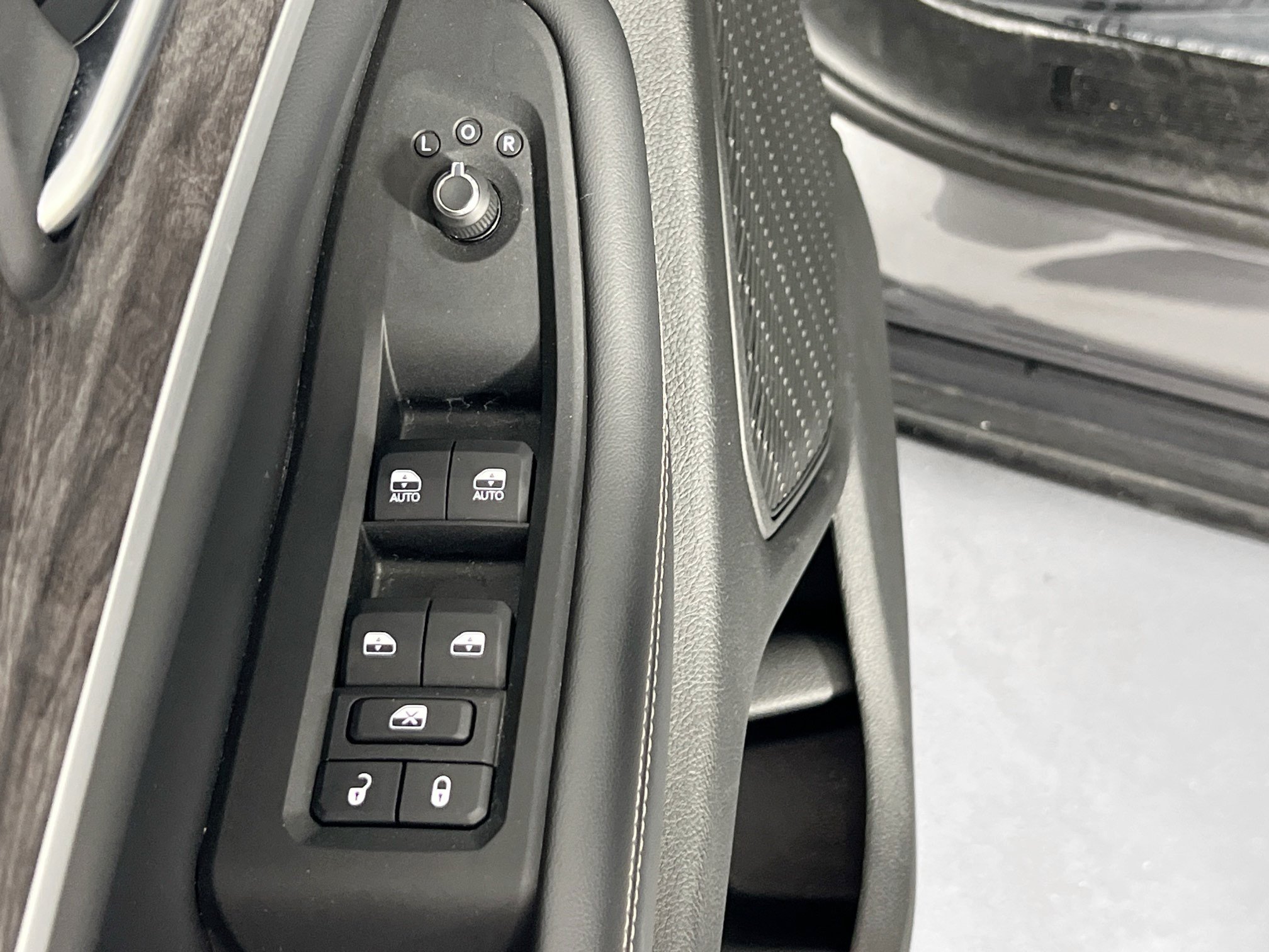 Used 2023 Jeep Grand Cherokee Limited AWD/4WD image 18
