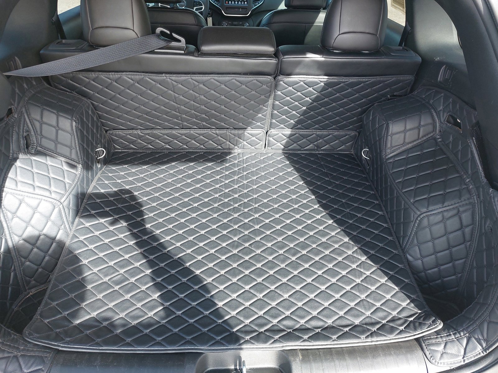 Used 2022 Jeep Cherokee Latitude w/ Trailer Tow Group image 14