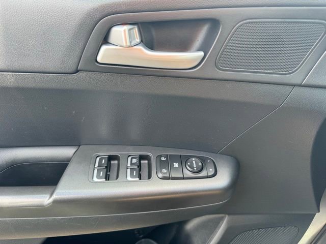 Used 2021 Kia Sportage LX AWD/4WD image 13
