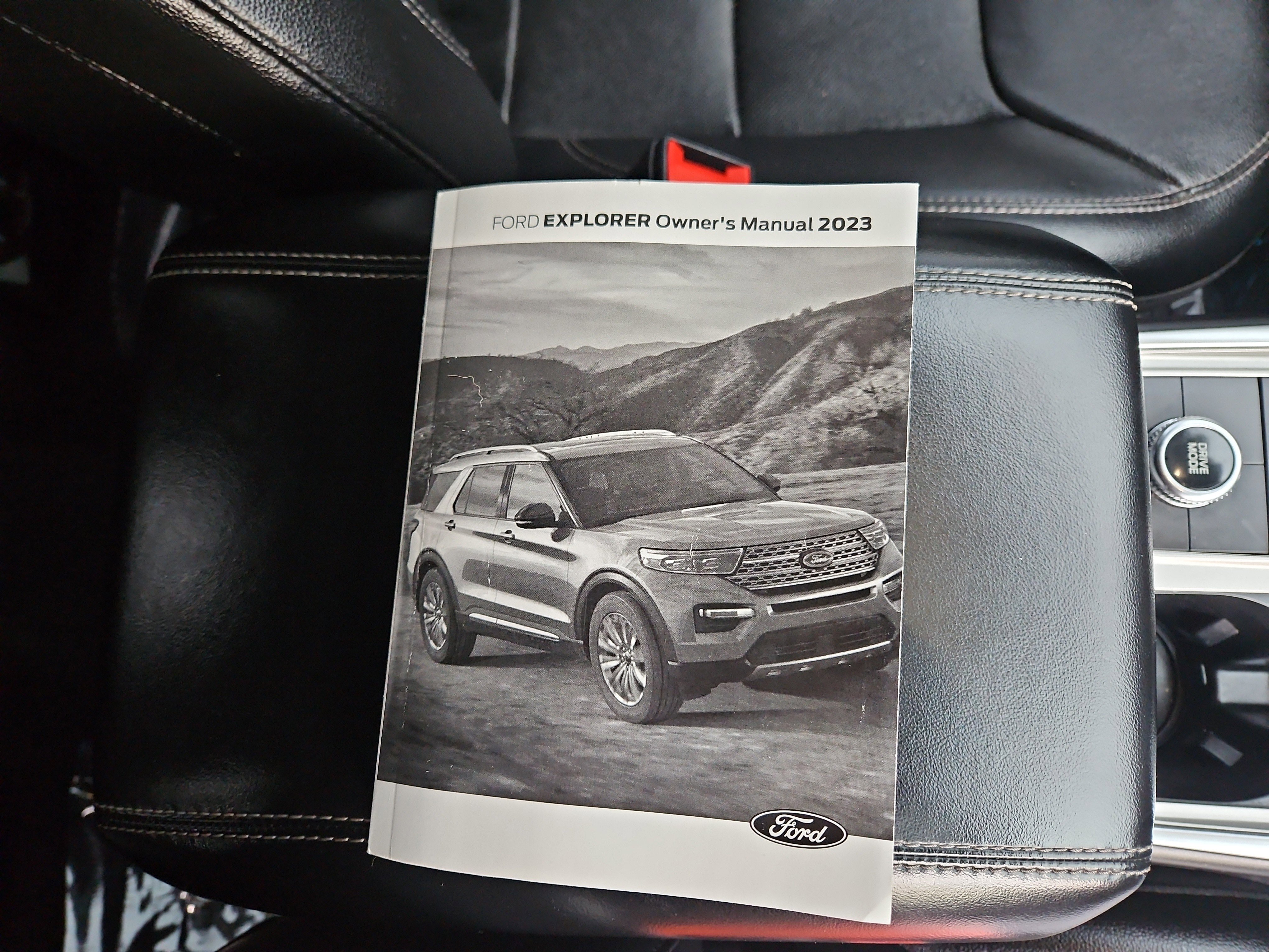 Used 2023 Ford Explorer Limited image 30