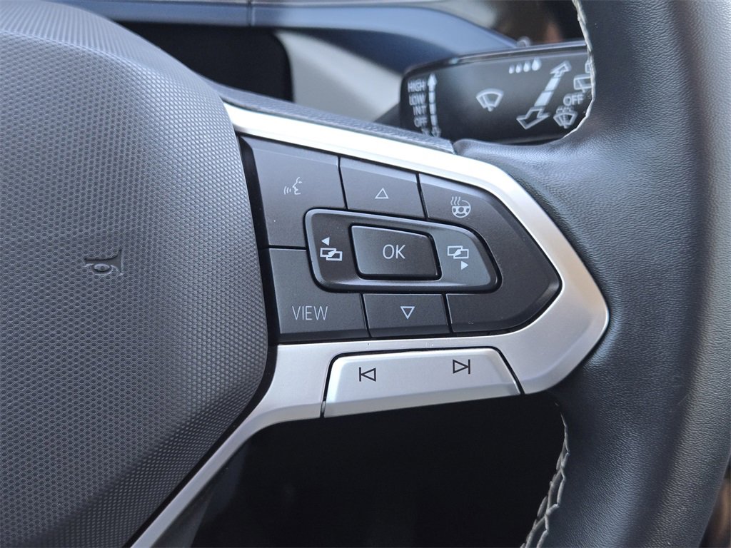 Used 2024 Volkswagen Taos SE image 30