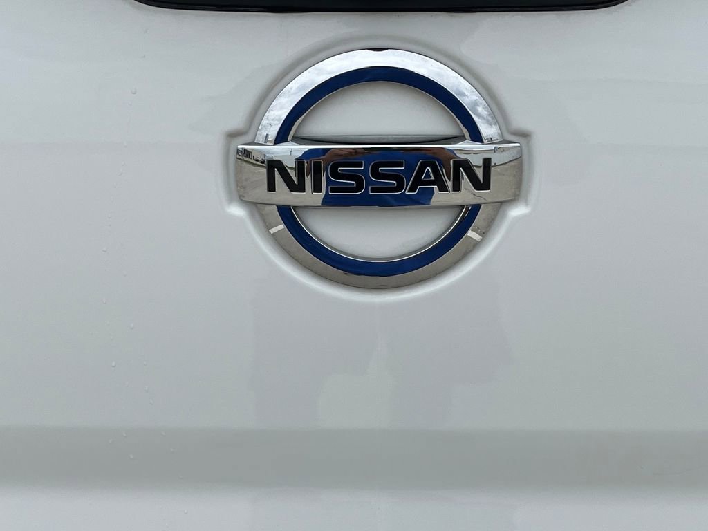 Used 2018 Nissan Titan SV w/ SV Convenience Package AWD/4WD image 15