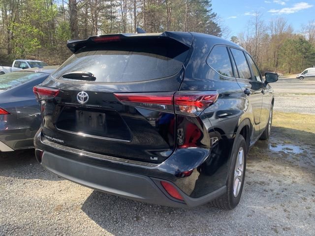 Used 2024 Toyota Highlander LE image 7