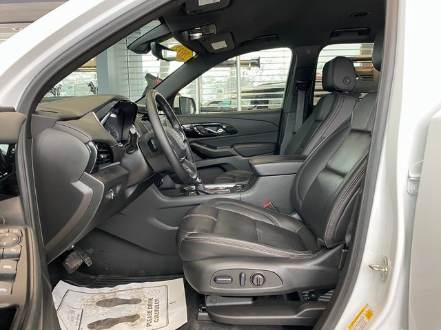 Used 2023 Chevrolet Traverse RS image 13