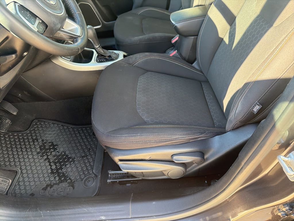 Used 2021 Jeep Compass Sport w/ Cold Weather Group image 7