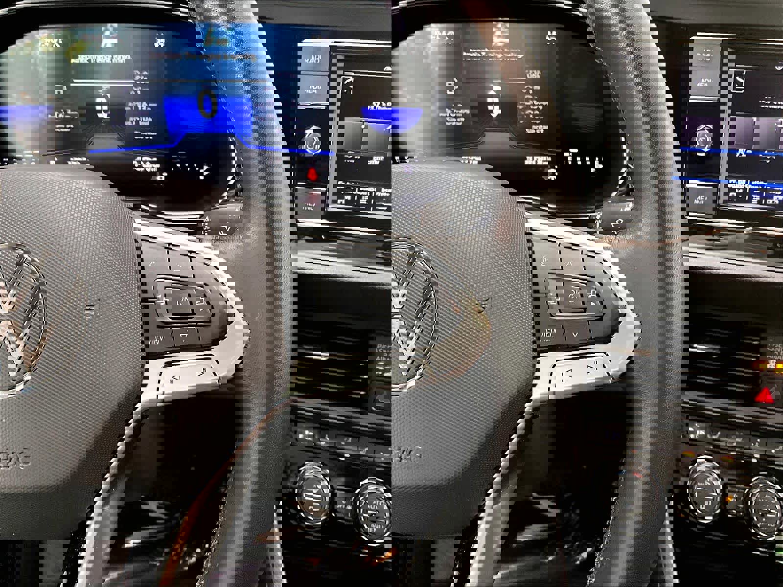 Used 2024 Volkswagen Jetta SE image 20