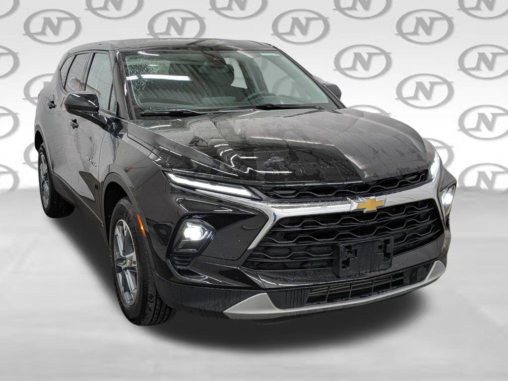 Used 2025 Chevrolet Blazer LT AWD/4WD image 14